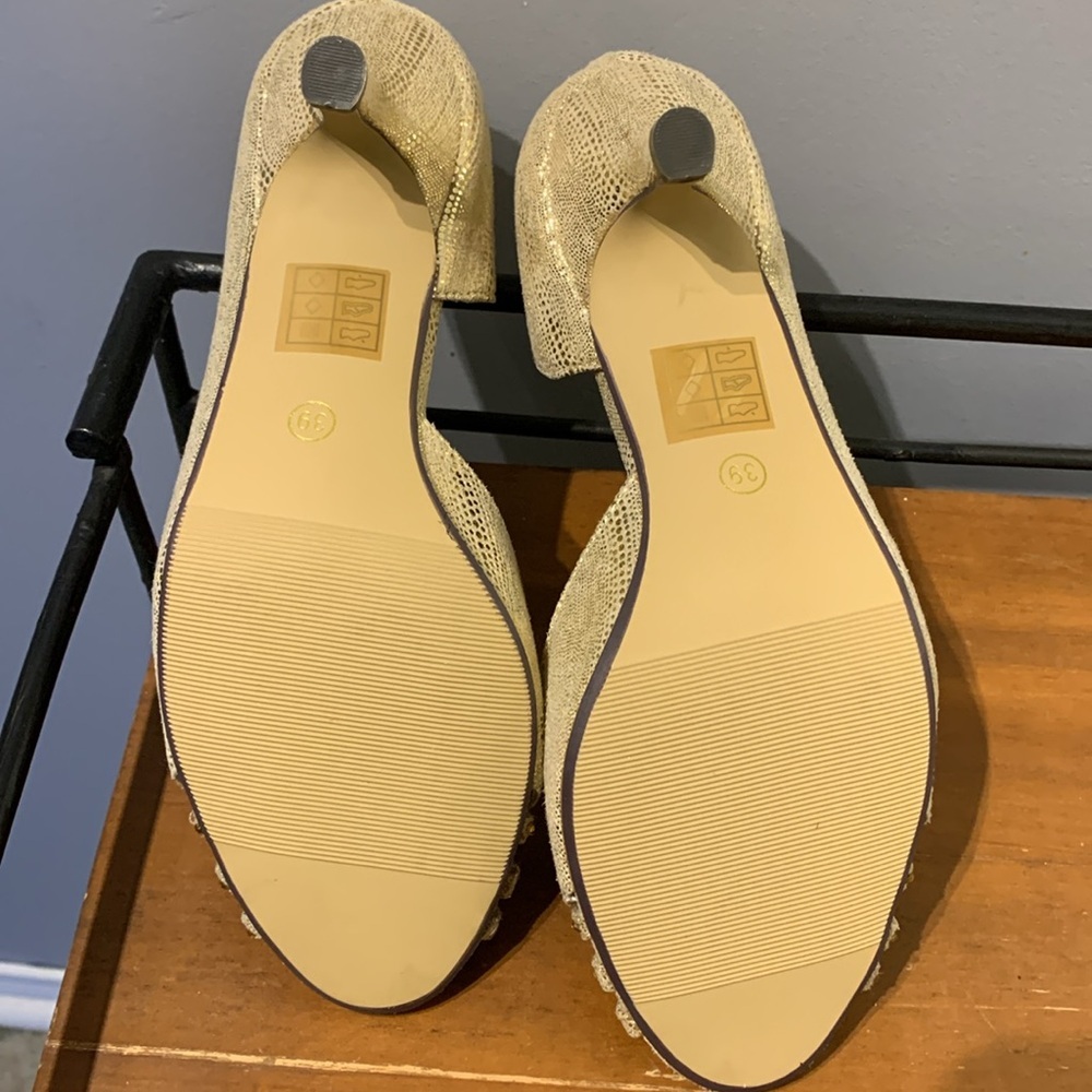 NEW Taxi Gold Peep Toe Sandals with Rhinestones - Picture 4 of 5